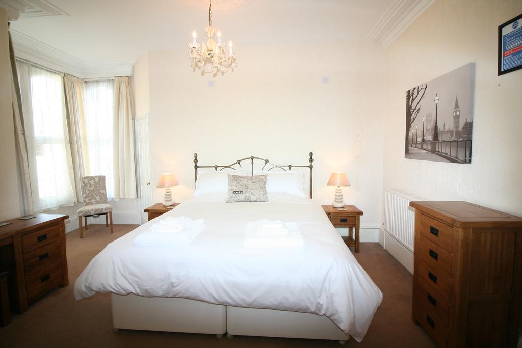 Lincoln House Bed & Breakfast Bridlington Exterior photo